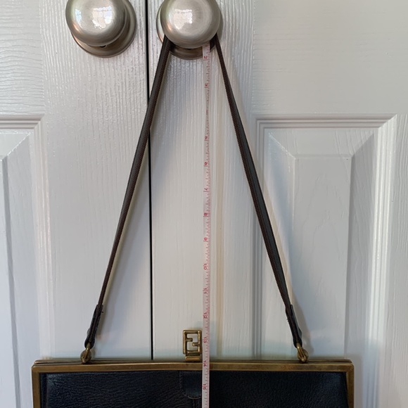 Classic Fendi shoulder bag in black - Picture 10 of 10